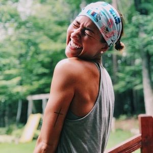 Meet your Posher ✨ L I Z ✨